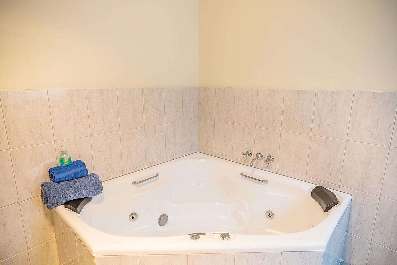 Queechy Motel Сейнт Хелънс Екстериор снимка