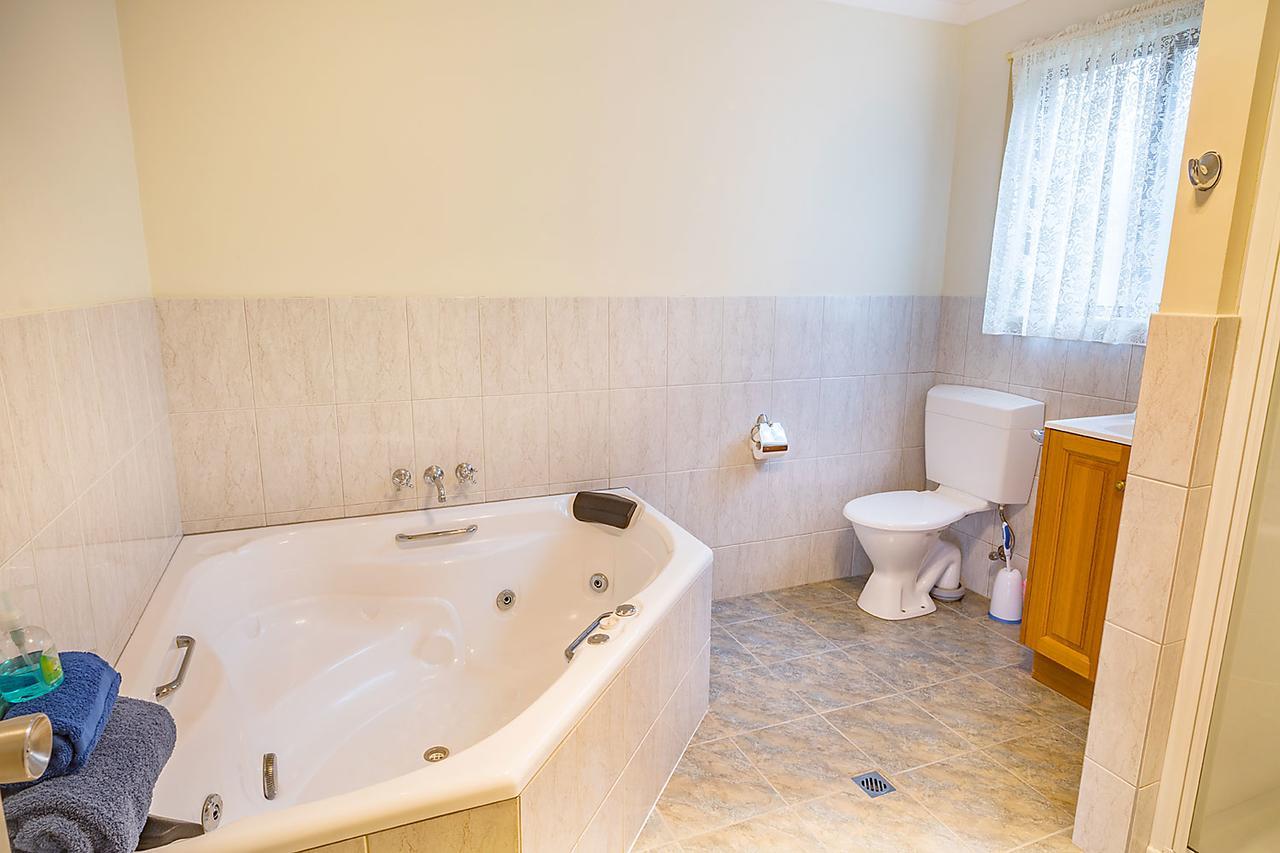 Queechy Motel Сейнт Хелънс Екстериор снимка